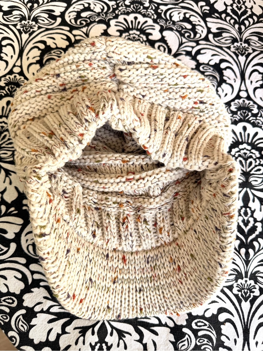 C.C. Exclusives Cream Tweed Knit Newsboy Cabbie Hat - Picture 9 of 11